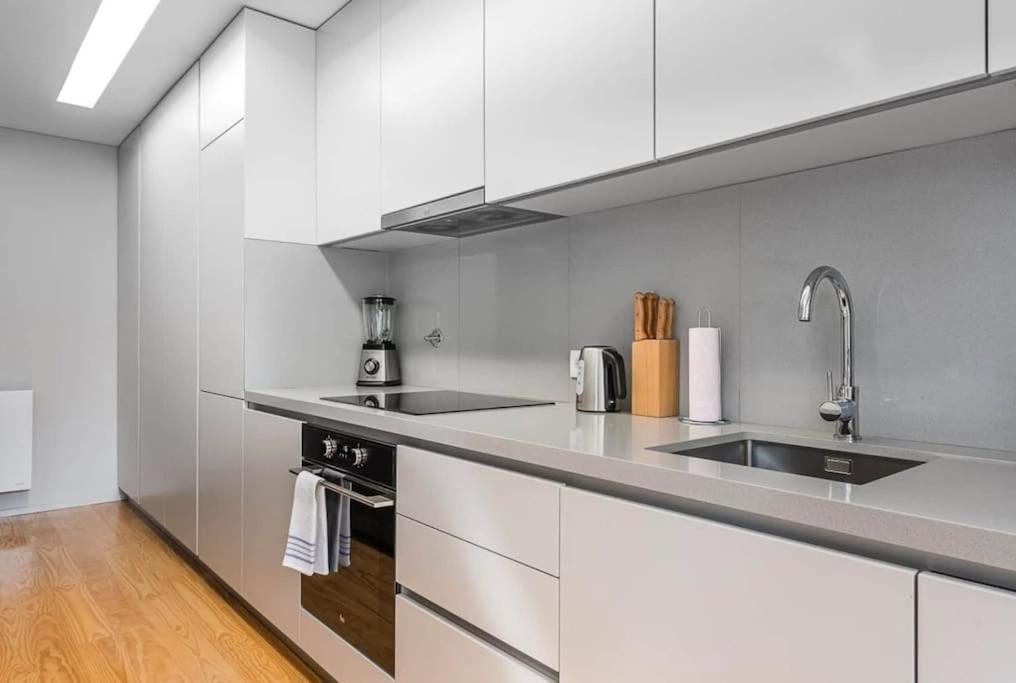 Apartamento New Lux 2br Flat W/free Parking - Cedofeita *