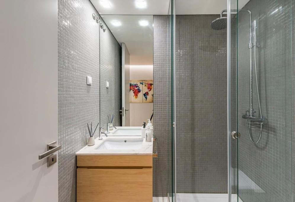 New Lux 2br Flat W/free Parking - Cedofeita Apartamento *