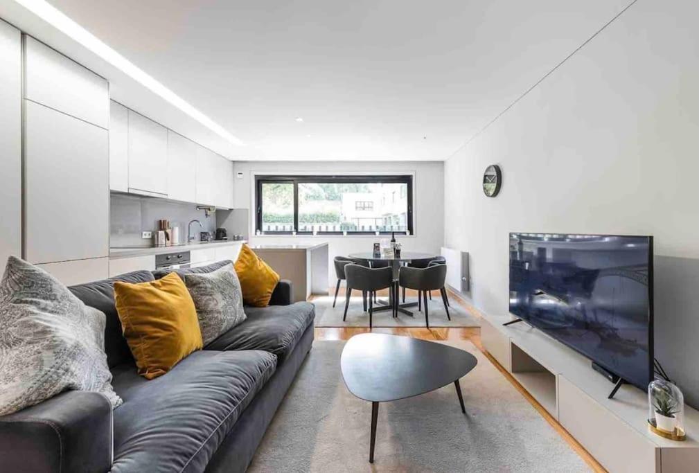 Apartamento New Lux 2br Flat W/free Parking - Cedofeita Porto
